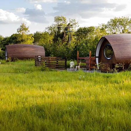Hidden Acres- Luxury Glamping Pod Mint بيت للعطل