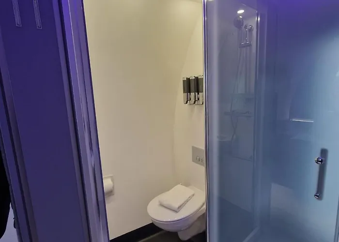 Hidden Acres- Luxury Glamping Pod Mint